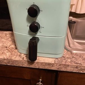 Elite Gourmet 1 qt analog compact air fryer Blue